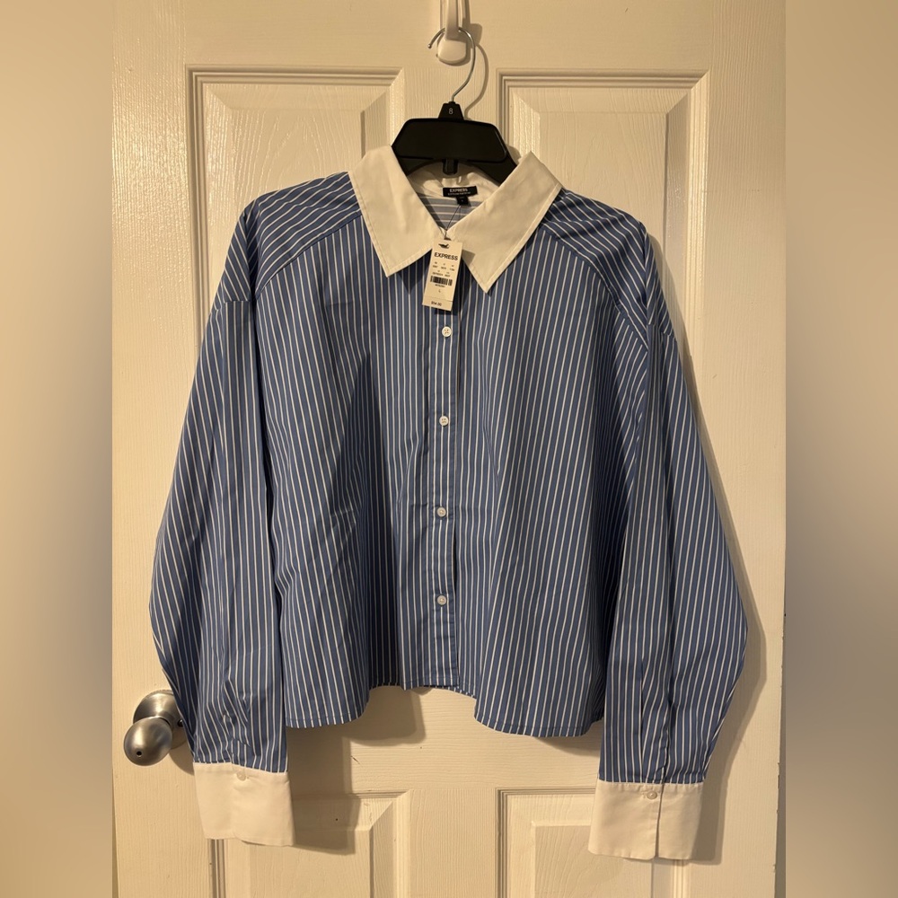 NWT Express Cropped Button Down Blouse